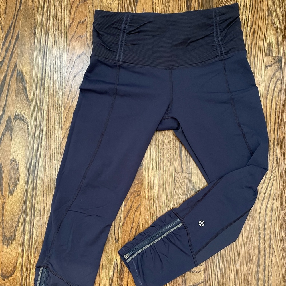 Lululemon navy leggings with zip